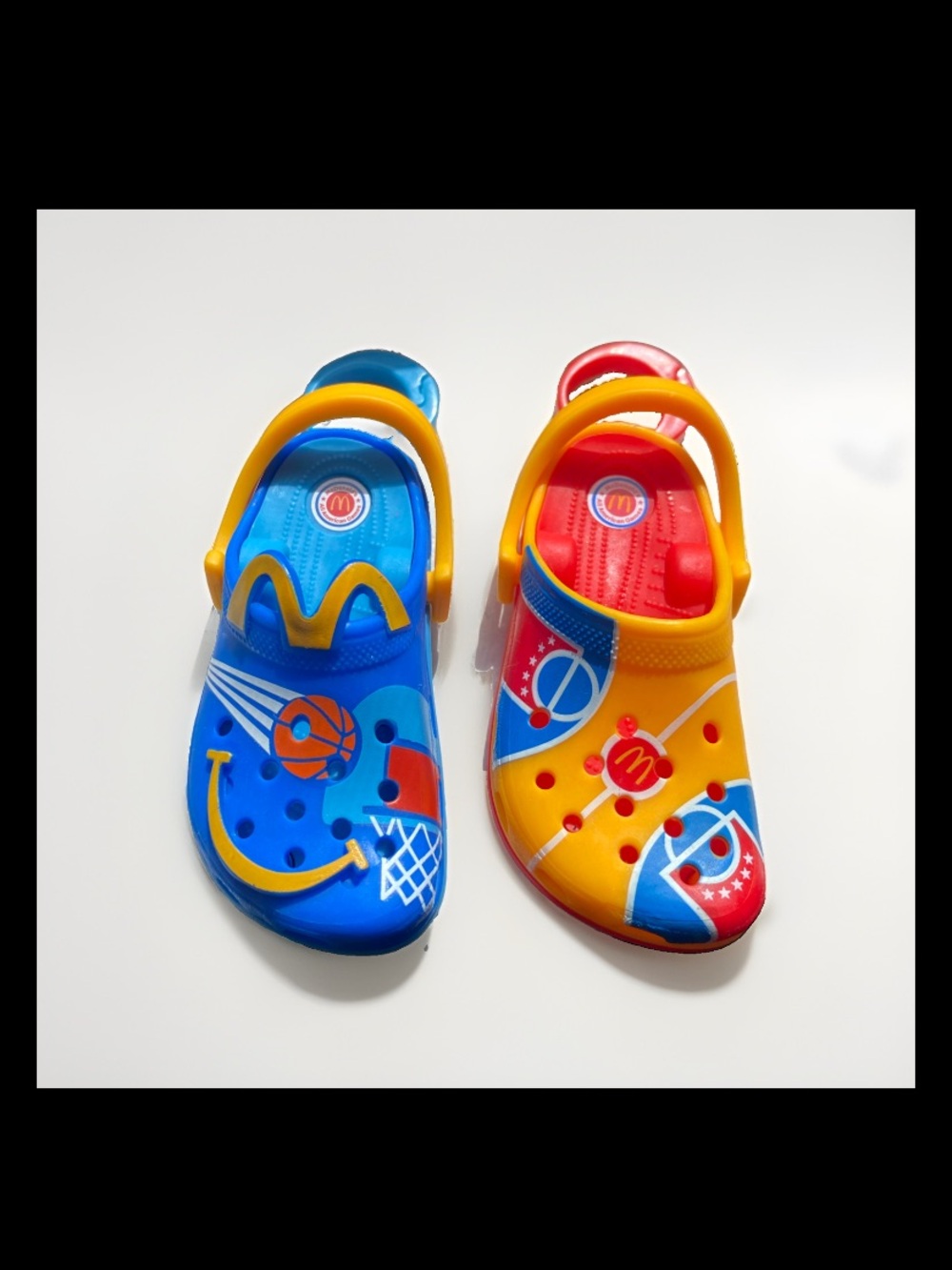 Lot of 2 McDonald’s Happy Meal Mini Red Blue Crocs White 3” Keychain 202 💥